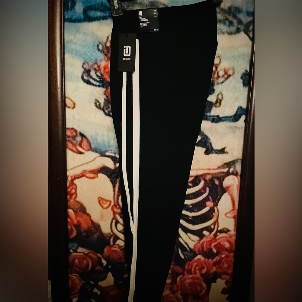 Women’s Ideology Black Leggings with White Side Stripes